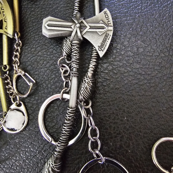 Marvel Metal Keychains - Picture 5 of 6